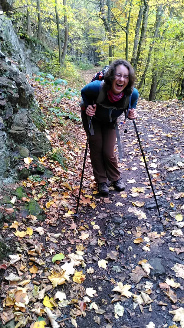 Manu can hardly stay on her feet due to laughter